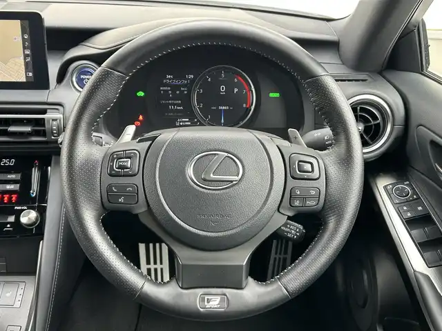レクサス ＩＳ 300h Fスポーツ 茨城県 2021(令3)年 5.7万km ホワイトノーヴァガラスフレーク 三眼ＬＥＤ/Ｆスポーツ/純正ナビ/Bluetooth接続/フルセグTV/全方位カメラ/前方ドライブレコーダー/レーダークルーズコントロール/パドルシフト/本革シート/シートヒーター/パワーバックドア/ビルトインＥＴＣ/パドルシフト