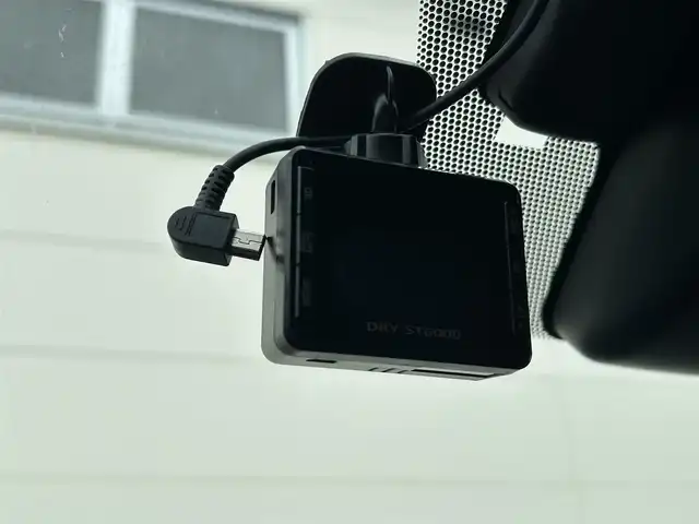 レクサス ＩＳ 300h Fスポーツ 茨城県 2021(令3)年 5.7万km ホワイトノーヴァガラスフレーク 三眼ＬＥＤ/Ｆスポーツ/純正ナビ/Bluetooth接続/フルセグTV/全方位カメラ/前方ドライブレコーダー/レーダークルーズコントロール/パドルシフト/本革シート/シートヒーター/パワーバックドア/ビルトインＥＴＣ/パドルシフト