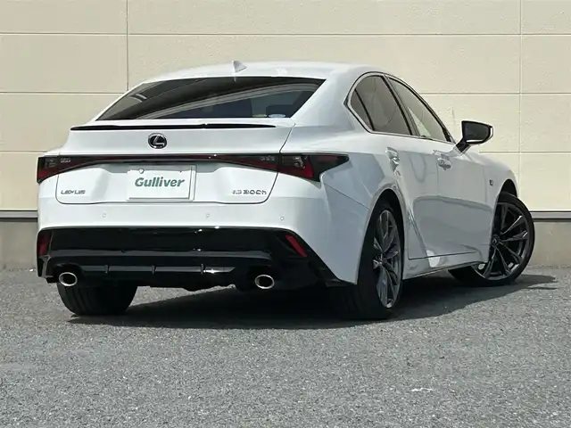 レクサス ＩＳ 300h Fスポーツ 茨城県 2021(令3)年 5.7万km ホワイトノーヴァガラスフレーク 三眼ＬＥＤ/Ｆスポーツ/純正ナビ/Bluetooth接続/フルセグTV/全方位カメラ/前方ドライブレコーダー/レーダークルーズコントロール/パドルシフト/本革シート/シートヒーター/パワーバックドア/ビルトインＥＴＣ/パドルシフト