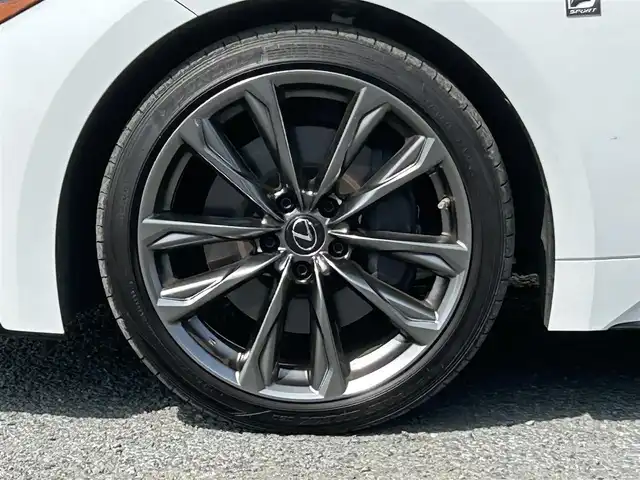 レクサス ＩＳ 300h Fスポーツ 茨城県 2021(令3)年 5.7万km ホワイトノーヴァガラスフレーク 三眼ＬＥＤ/Ｆスポーツ/純正ナビ/Bluetooth接続/フルセグTV/全方位カメラ/前方ドライブレコーダー/レーダークルーズコントロール/パドルシフト/本革シート/シートヒーター/パワーバックドア/ビルトインＥＴＣ/パドルシフト