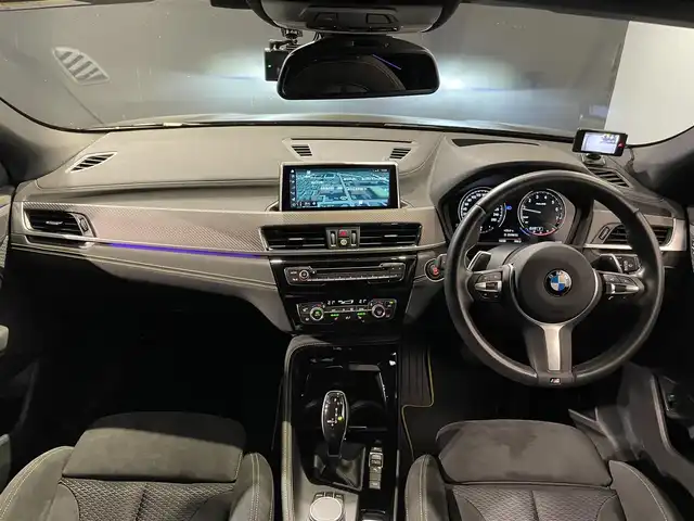 ＢＭＷ Ｘ２ xDrive20i MスポーツX 道央・札幌 2018(平30)年 1.9万km サファイアブラックP ドライビング・アシスト・プラス/・ACC/ドライビング・アシスト/・レーン・ディパーチャー・ウォーニング/・前車接近警告機能/・衝突回避。被害軽減ブレーキ/リアビューカメラ/LEDヘッドライト/オートライト/シートヒーター（D/N）/パワーテールゲート/パドルシフト/純正１９インチAW/純正フロアマット/前後ドライブレコーダー/アンビエントライト/BMWヘッドアップディスプレイ/HDDナビ/ETC