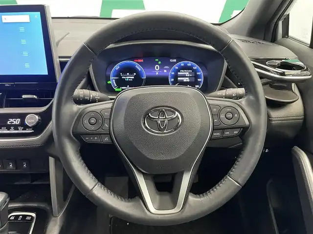 トヨタ カローラ クロス ハイブリッド Z 鹿児島県 2024(令6)年 2.8万km セメントグレーメタリック 純正10.5インチディスプレイオーディオPlus/フルセグTV/BT/AppleCarPlay/AndroidAuto/バックカメラ/トヨタセーフティセンス/プロアクティブドライビングアシスト/パーキングサポートブレーキ/12.3インチTFTカラーマルチインフォメーションディスプレイ/ハーフレザーシート/前席シートヒーター/運転席パワーシート/パワーバックドア/LEDヘッドライト/純正18インチアルミホイール/純正フロアマット/ドアバイザー