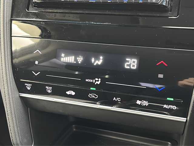 ホンダ シャトル ハイブリッド ホンダセンシング 宮城県 2020(令2)年 7.7万km プラチナホワイトパール 禁煙車/ホンダセンシング/・路外逸脱抑制機能/・衝突軽減ブレーキ/・オートクルーズコントロール/社外7インチナビ/・BT.CD.DVD.USB.SD.AUX/バックカメラ/社外ETC/プッシュスタート/スマートキー/スペアー（1本）/ステアリングスイッチ/ドアバイザー/アイドリングストップ/横滑り防止機能/ヘッドライトレベライザー