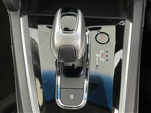 ホンダ シャトル ハイブリッド ホンダセンシング 宮城県 2020(令2)年 7.7万km プラチナホワイトパール 禁煙車/ホンダセンシング/・路外逸脱抑制機能/・衝突軽減ブレーキ/・オートクルーズコントロール/社外7インチナビ/・BT.CD.DVD.USB.SD.AUX/バックカメラ/社外ETC/プッシュスタート/スマートキー/スペアー（1本）/ステアリングスイッチ/ドアバイザー/アイドリングストップ/横滑り防止機能/ヘッドライトレベライザー