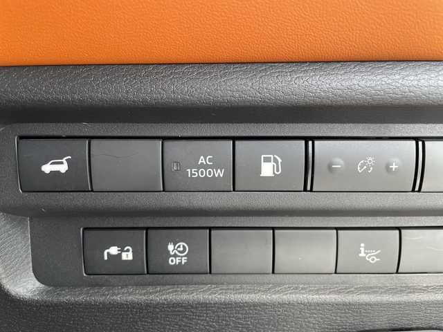 三菱 アウトランダー ＰＨＥＶ P 愛知県 2022(令4)年 1.1万km ホワイトダイヤモンド プレミアムサウンドBOSE/純正9型ディズプレイオーディオナビ/全方位カメラ/クルーズコントロール/シートヒーター/バックカメラ/電動リアゲート/パワーシート/ヘッドアップディスプレイ/コーナーセンサー/純正アルミホイール/ETC2.0/ブラインドスポットモニター/LEDヘッドライト/パドルシフト/ステアリングヒーター/オートマチックハイビーム/ワイヤレス充電機/衝突軽減システム/フルセグ/Bluetooth/ステアリングスイッチ/スマートキー/プッシュスタート