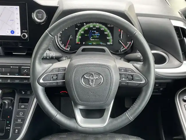 トヨタ ヴォクシー S－Z 道央・札幌 2023(令5)年 5.8万km ホワイトパールクリスタルシャイン ４WD/寒冷地仕様/純正ディスプレイオーディオ（ナビ機能付き）/AM/FM/BT/トヨタセーフティセンス/プリクラッシュセーフティ/横滑り防止装置/レーダークルーズコントロール/レーンキープアシスト/パーキングアシスト/クリアランスソナー/ブラインドスポットモニター/PDA/RCTA/RCD/PKSB/SEA/RSA/AdvancedDrive/LCA/FCTA/パノラミックビューモニター/ビルトインETC/ドライブレコーダー/ECOMODE/ワイパーデアイサー/両側パワースライドドア/パワーバックドア/前席/２列目シートヒーター/ハーフレザーシート/革巻きステアリング/ステアリングリモコン/ハンドルヒーター/電動パーキング/ブレーキホールド/MTモード付AT/プッシュスタート/スマートキー/LEDヘッドライト/オートライト/オートハイビーム/電動格納ミラー/ウィンカーミラー/フロアマット/レンタカー登録