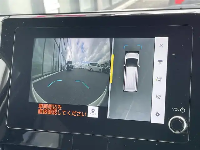 トヨタ ヴォクシー S－Z 道央・札幌 2023(令5)年 5.8万km ホワイトパールクリスタルシャイン ４WD/寒冷地仕様/純正ディスプレイオーディオ（ナビ機能付き）/AM/FM/BT/トヨタセーフティセンス/プリクラッシュセーフティ/横滑り防止装置/レーダークルーズコントロール/レーンキープアシスト/パーキングアシスト/クリアランスソナー/ブラインドスポットモニター/PDA/RCTA/RCD/PKSB/SEA/RSA/AdvancedDrive/LCA/FCTA/パノラミックビューモニター/ビルトインETC/ドライブレコーダー/ECOMODE/ワイパーデアイサー/両側パワースライドドア/パワーバックドア/前席/２列目シートヒーター/ハーフレザーシート/革巻きステアリング/ステアリングリモコン/ハンドルヒーター/電動パーキング/ブレーキホールド/MTモード付AT/プッシュスタート/スマートキー/LEDヘッドライト/オートライト/オートハイビーム/電動格納ミラー/ウィンカーミラー/フロアマット/レンタカー登録