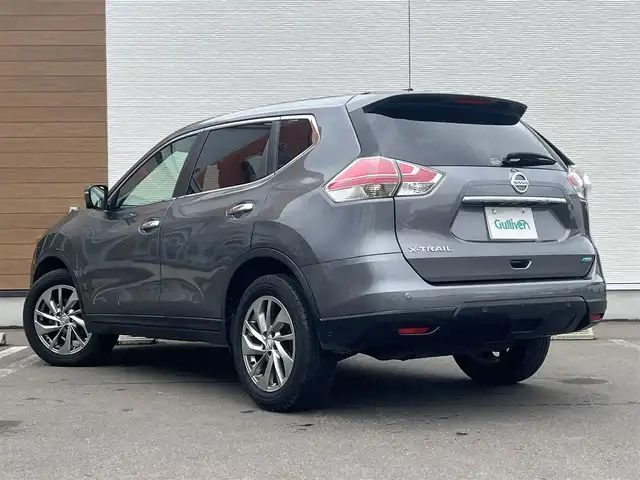 日産 エクストレイル 20Xtt エマージェンシーブレーキ 秋田県 2017(平29)年 5万km ダークメタルグレー ４WD/衝突軽減システム/LEDヘッドライト/純正SDナビ（DVD/CD/BT）/フルセグ/アラウンドビューモニター/日産純正１８インチアルミ（夏タイヤ装着）/スマートキー/アイドリングストップ/プッシュスタート/クルーズコントロール追従走なし/レーンキープアシスト/コーナーセンサー/ダウンヒルアシストコントロール/ブラインドスポットモニター/ステアリングスイッチ/前席シートヒーター/ビルトインETC/ドライブレコーダー/電動リアゲート/センターデフロック/純正フロアマット/オートライト/オートエアコン/パワーステアリング/パワーウィンドウ/横滑り防止/盗難防止装置/寒冷地仕様/電動格納ウィンカーミラー/保証書/取扱説明書/記録簿/スペアキー×１