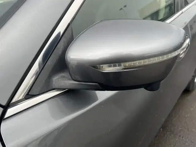 日産 エクストレイル 20Xtt エマージェンシーブレーキ 秋田県 2017(平29)年 5万km ダークメタルグレー ４WD/衝突軽減システム/LEDヘッドライト/純正SDナビ（DVD/CD/BT）/フルセグ/アラウンドビューモニター/日産純正１８インチアルミ（夏タイヤ装着）/スマートキー/アイドリングストップ/プッシュスタート/クルーズコントロール追従走なし/レーンキープアシスト/コーナーセンサー/ダウンヒルアシストコントロール/ブラインドスポットモニター/ステアリングスイッチ/前席シートヒーター/ビルトインETC/ドライブレコーダー/電動リアゲート/センターデフロック/純正フロアマット/オートライト/オートエアコン/パワーステアリング/パワーウィンドウ/横滑り防止/盗難防止装置/寒冷地仕様/電動格納ウィンカーミラー/保証書/取扱説明書/記録簿/スペアキー×１