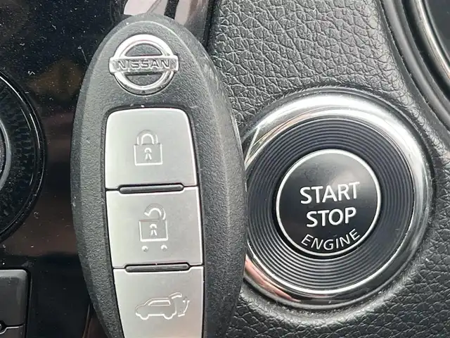 日産 エクストレイル 20Xtt エマージェンシーブレーキ 秋田県 2017(平29)年 5万km ダークメタルグレー ４WD/衝突軽減システム/LEDヘッドライト/純正SDナビ（DVD/CD/BT）/フルセグ/アラウンドビューモニター/日産純正１８インチアルミ（夏タイヤ装着）/スマートキー/アイドリングストップ/プッシュスタート/クルーズコントロール追従走なし/レーンキープアシスト/コーナーセンサー/ダウンヒルアシストコントロール/ブラインドスポットモニター/ステアリングスイッチ/前席シートヒーター/ビルトインETC/ドライブレコーダー/電動リアゲート/センターデフロック/純正フロアマット/オートライト/オートエアコン/パワーステアリング/パワーウィンドウ/横滑り防止/盗難防止装置/寒冷地仕様/電動格納ウィンカーミラー/保証書/取扱説明書/記録簿/スペアキー×１