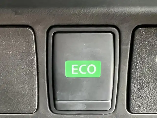 日産 エクストレイル 20Xtt エマージェンシーブレーキ 秋田県 2017(平29)年 5万km ダークメタルグレー ４WD/衝突軽減システム/LEDヘッドライト/純正SDナビ（DVD/CD/BT）/フルセグ/アラウンドビューモニター/日産純正１８インチアルミ（夏タイヤ装着）/スマートキー/アイドリングストップ/プッシュスタート/クルーズコントロール追従走なし/レーンキープアシスト/コーナーセンサー/ダウンヒルアシストコントロール/ブラインドスポットモニター/ステアリングスイッチ/前席シートヒーター/ビルトインETC/ドライブレコーダー/電動リアゲート/センターデフロック/純正フロアマット/オートライト/オートエアコン/パワーステアリング/パワーウィンドウ/横滑り防止/盗難防止装置/寒冷地仕様/電動格納ウィンカーミラー/保証書/取扱説明書/記録簿/スペアキー×１