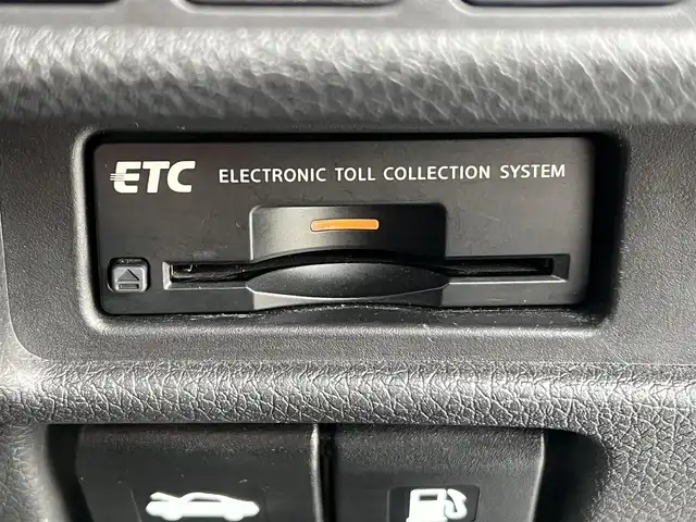 日産 エクストレイル 20Xtt エマージェンシーブレーキ 秋田県 2017(平29)年 5万km ダークメタルグレー ４WD/衝突軽減システム/LEDヘッドライト/純正SDナビ（DVD/CD/BT）/フルセグ/アラウンドビューモニター/日産純正１８インチアルミ（夏タイヤ装着）/スマートキー/アイドリングストップ/プッシュスタート/クルーズコントロール追従走なし/レーンキープアシスト/コーナーセンサー/ダウンヒルアシストコントロール/ブラインドスポットモニター/ステアリングスイッチ/前席シートヒーター/ビルトインETC/ドライブレコーダー/電動リアゲート/センターデフロック/純正フロアマット/オートライト/オートエアコン/パワーステアリング/パワーウィンドウ/横滑り防止/盗難防止装置/寒冷地仕様/電動格納ウィンカーミラー/保証書/取扱説明書/記録簿/スペアキー×１