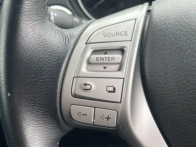 日産 エクストレイル 20Xtt エマージェンシーブレーキ 秋田県 2017(平29)年 5万km ダークメタルグレー ４WD/衝突軽減システム/LEDヘッドライト/純正SDナビ（DVD/CD/BT）/フルセグ/アラウンドビューモニター/日産純正１８インチアルミ（夏タイヤ装着）/スマートキー/アイドリングストップ/プッシュスタート/クルーズコントロール追従走なし/レーンキープアシスト/コーナーセンサー/ダウンヒルアシストコントロール/ブラインドスポットモニター/ステアリングスイッチ/前席シートヒーター/ビルトインETC/ドライブレコーダー/電動リアゲート/センターデフロック/純正フロアマット/オートライト/オートエアコン/パワーステアリング/パワーウィンドウ/横滑り防止/盗難防止装置/寒冷地仕様/電動格納ウィンカーミラー/保証書/取扱説明書/記録簿/スペアキー×１