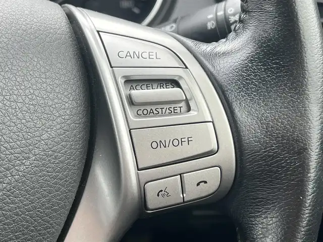 日産 エクストレイル 20Xtt エマージェンシーブレーキ 秋田県 2017(平29)年 5万km ダークメタルグレー ４WD/衝突軽減システム/LEDヘッドライト/純正SDナビ（DVD/CD/BT）/フルセグ/アラウンドビューモニター/日産純正１８インチアルミ（夏タイヤ装着）/スマートキー/アイドリングストップ/プッシュスタート/クルーズコントロール追従走なし/レーンキープアシスト/コーナーセンサー/ダウンヒルアシストコントロール/ブラインドスポットモニター/ステアリングスイッチ/前席シートヒーター/ビルトインETC/ドライブレコーダー/電動リアゲート/センターデフロック/純正フロアマット/オートライト/オートエアコン/パワーステアリング/パワーウィンドウ/横滑り防止/盗難防止装置/寒冷地仕様/電動格納ウィンカーミラー/保証書/取扱説明書/記録簿/スペアキー×１