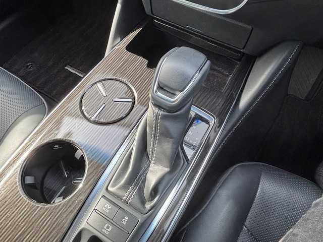 トヨタ クラウン ハイブリッド G 宮城県 2018(平30)年 6.1万km ホワイトパールクリスタルシャイン 登録時走行距離60975km/純正ナビ/AM・FM・CD・Bluetooth・ミラキャスト・USB・AUX/ETC/クルーズコントロール/デュアルエアコン/プッシュスタート/サンルーフ/シートメモリー（D席）/ドライブレコーダー/レーダー探知機（SUPERCAT A130）/AllAutoパワーウインドウ/シートヒーター（D＋N席）/エアシート（D＋N席）/クリアランスソナー/フォグランプ/純正フロアマット