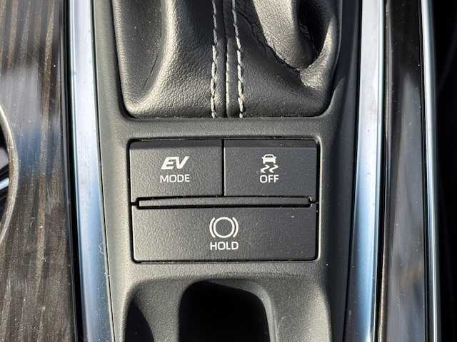 トヨタ クラウン ハイブリッド G 宮城県 2018(平30)年 6.1万km ホワイトパールクリスタルシャイン 登録時走行距離60975km/純正ナビ/AM・FM・CD・Bluetooth・ミラキャスト・USB・AUX/ETC/クルーズコントロール/デュアルエアコン/プッシュスタート/サンルーフ/シートメモリー（D席）/ドライブレコーダー/レーダー探知機（SUPERCAT A130）/AllAutoパワーウインドウ/シートヒーター（D＋N席）/エアシート（D＋N席）/クリアランスソナー/フォグランプ/純正フロアマット