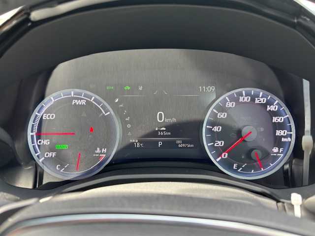 トヨタ クラウン ハイブリッド G 宮城県 2018(平30)年 6.1万km ホワイトパールクリスタルシャイン 登録時走行距離60975km/純正ナビ/AM・FM・CD・Bluetooth・ミラキャスト・USB・AUX/ETC/クルーズコントロール/デュアルエアコン/プッシュスタート/サンルーフ/シートメモリー（D席）/ドライブレコーダー/レーダー探知機（SUPERCAT A130）/AllAutoパワーウインドウ/シートヒーター（D＋N席）/エアシート（D＋N席）/クリアランスソナー/フォグランプ/純正フロアマット