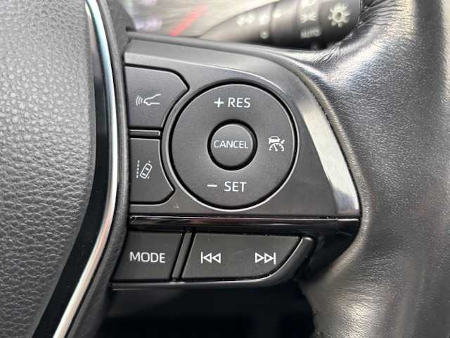 トヨタ クラウン ハイブリッド G 宮城県 2018(平30)年 6.1万km ホワイトパールクリスタルシャイン 登録時走行距離60975km/純正ナビ/AM・FM・CD・Bluetooth・ミラキャスト・USB・AUX/ETC/クルーズコントロール/デュアルエアコン/プッシュスタート/サンルーフ/シートメモリー（D席）/ドライブレコーダー/レーダー探知機（SUPERCAT A130）/AllAutoパワーウインドウ/シートヒーター（D＋N席）/エアシート（D＋N席）/クリアランスソナー/フォグランプ/純正フロアマット