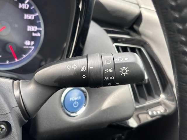 トヨタ クラウン ハイブリッド G 宮城県 2018(平30)年 6.1万km ホワイトパールクリスタルシャイン 登録時走行距離60975km/純正ナビ/AM・FM・CD・Bluetooth・ミラキャスト・USB・AUX/ETC/クルーズコントロール/デュアルエアコン/プッシュスタート/サンルーフ/シートメモリー（D席）/ドライブレコーダー/レーダー探知機（SUPERCAT A130）/AllAutoパワーウインドウ/シートヒーター（D＋N席）/エアシート（D＋N席）/クリアランスソナー/フォグランプ/純正フロアマット