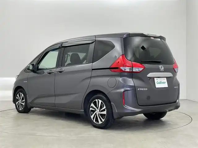 ホンダ フリード ハイブリット EX 埼玉県 2019(平31)年 3.8万km モダンスティールM 純正９インチナビ　バックカメラ　ビルトインＥＴＣ　ドライブレコーダー　ホンダセンシング　アダプティブクルーズコントロール　シートヒーター　ＨＤＭＩ　純正アルミホイール　オートライト　ＬＥＤヘッドライト
