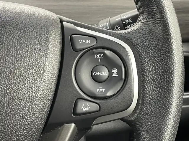 ホンダ フリード ハイブリット EX 埼玉県 2019(平31)年 3.8万km モダンスティールM 純正９インチナビ　バックカメラ　ビルトインＥＴＣ　ドライブレコーダー　ホンダセンシング　アダプティブクルーズコントロール　シートヒーター　ＨＤＭＩ　純正アルミホイール　オートライト　ＬＥＤヘッドライト