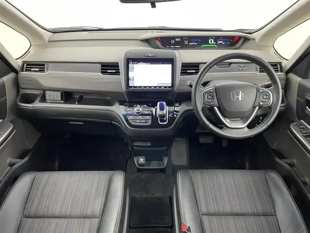 ホンダ フリード ハイブリット EX 埼玉県 2019(平31)年 3.8万km モダンスティールM 純正９インチナビ　バックカメラ　ビルトインＥＴＣ　ドライブレコーダー　ホンダセンシング　アダプティブクルーズコントロール　シートヒーター　ＨＤＭＩ　純正アルミホイール　オートライト　ＬＥＤヘッドライト