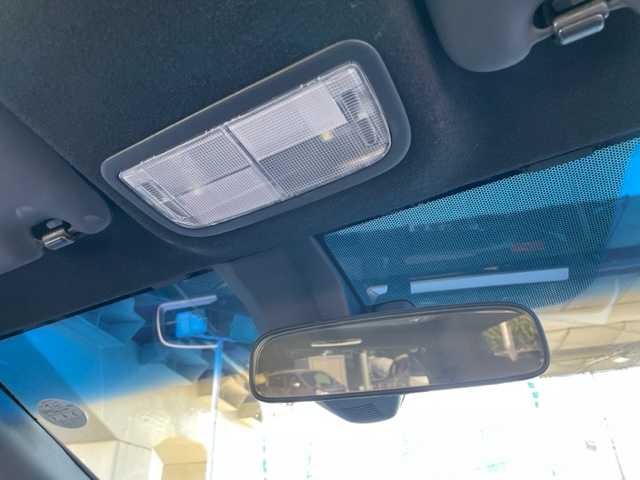 ホンダ フィット ハイブリット Sパッケージ 神奈川県 2015(平27)年 6.5万km ブリリアントスポーティブルーメタリック2トーン 社外SDナビ【NX614】		/・DTV/CD/DVD/ラジオ/SD/BT	/バックカメラ/ETC		/純正16インチAW/ルーフエンドスポイラー/クルーズコントロール/シティブレーキアクティブシステム/パドルシフト付き革巻きステアリング/D席シートリフター/スカッフイルミネーション/オートライト/純正LEDヘッドライト/フォグランプ/Egプッシュスタート/ ストップボタン		/スマートキー×2/ターンランプ付電動格納ドアミラー/純正フロアマット/取扱説明書/ナビ取扱説明書		/新車時保証書