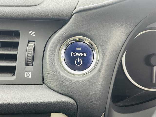 レクサス ＣＴ 200h クールツーリングスタイル 福島県 2016(平28)年 6.7万km ソニッククォーツ コーナーセンサー/・クルーズコントロール　/純正ナビゲーション/・型式：　B9109/・Bluetooth/AM・FM/TV/CD/DVD/AUX/USB/SD/・バックカメラ/・ＥＴＣ　/革巻きステアリング/・ステアリングスイッチ/・パドルシフト/前後ドライブレコーダー/ハーフレザーシート/・シートヒーター/・パワーシート/プッシュスタート/・スマートキー/・スペアキー/LEDライト/・フォグライト/・オートライト/純正フロアマット/電動格納ミラー/・オートミラー/ドアバイザー