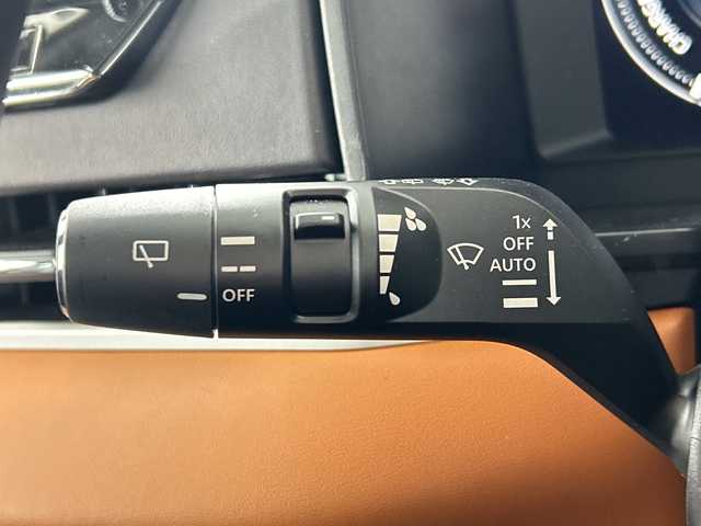 三菱 アウトランダー ＰＨＥＶ P 佐賀県 2023(令5)年 2.2万km ブラックダイヤモンド 純正９インチナビ/フルセグ/Bluetooth/全方位カメラ/サンルーフ/BOSEサウンド/マイパイロット/レーダークルーズコントロール/レーンアシスト/パーキングソナー/ETC/運転席パワーシート/運転席シートメモリー/ステアリングヒーター/運転席・助手席・2列目シートヒーター/電動リアゲート/純正フロアマット/純正20インチアルミホイール