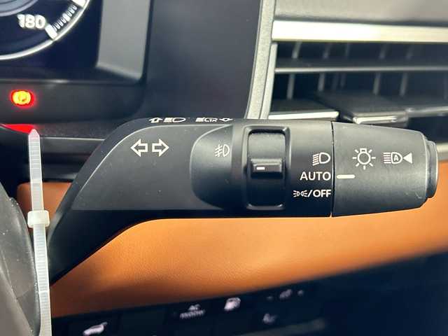 三菱 アウトランダー ＰＨＥＶ P 佐賀県 2023(令5)年 2.2万km ブラックダイヤモンド 純正９インチナビ/フルセグ/Bluetooth/全方位カメラ/サンルーフ/BOSEサウンド/マイパイロット/レーダークルーズコントロール/レーンアシスト/パーキングソナー/ETC/運転席パワーシート/運転席シートメモリー/ステアリングヒーター/運転席・助手席・2列目シートヒーター/電動リアゲート/純正フロアマット/純正20インチアルミホイール