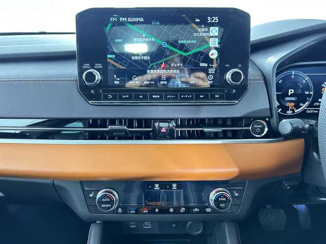 三菱 アウトランダー ＰＨＥＶ P 佐賀県 2023(令5)年 2.2万km ブラックダイヤモンド 純正９インチナビ/フルセグ/Bluetooth/全方位カメラ/サンルーフ/BOSEサウンド/マイパイロット/レーダークルーズコントロール/レーンアシスト/パーキングソナー/ETC/運転席パワーシート/運転席シートメモリー/ステアリングヒーター/運転席・助手席・2列目シートヒーター/電動リアゲート/純正フロアマット/純正20インチアルミホイール