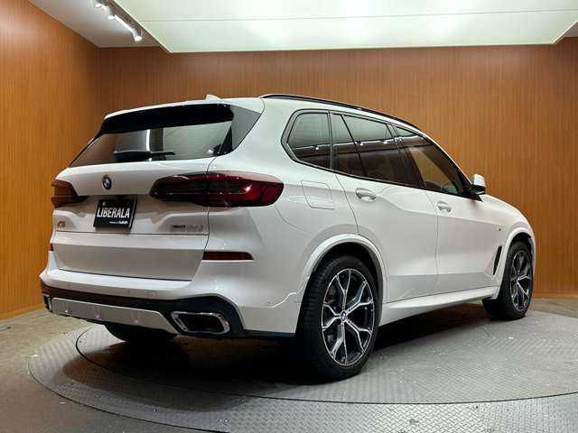 ＢＭＷ ＢＭＷ Ｘ５ xDrive 35d Mスポーツ 千葉県 2021(令3)年 3.1万km アルピンホワイトⅢ 茶革シート　/パノラマＳＲ　/ＡＣＣ　/ナビ　/ＴＶ　/Ｂｌｕｅｔｏｏｔｈ接続　/３６０°カメラ　/ＨＵＤ　/サードローシート　/７人乗り　/２１インチＡＷ　/衝突軽減Ｂ　/ＢＳＭ　/ＬＫＡ　/パーキングアシストプラス