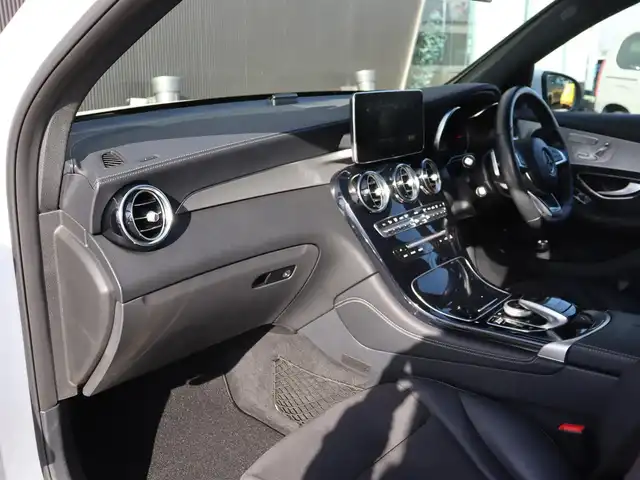 メルセデス・ベンツ ＧＬＣ２２０ d 4マチックスポーツ 長野県 2018(平30)年 5.2万km ポーラホワイト レーダーセーフティＰＫＧ　/アルカンターラレザー　/純正ナビＴＶ　/３６０°/ヘッドアップＤ　/ＡＣＣ　/衝突軽減Ｂ　/ＬＫＡ　/ＢＳＭ　/パーキングアシスト　/パワーシート／全席ヒーター　/パワーバックドア　/純正１９ＡＷ