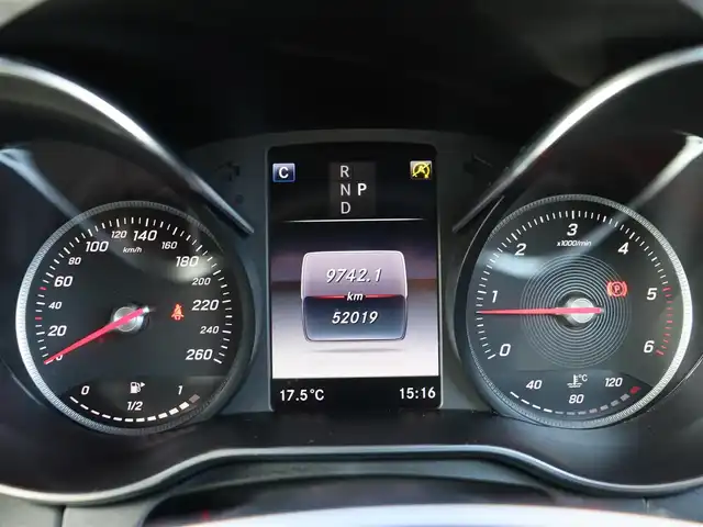 メルセデス・ベンツ ＧＬＣ２２０ d 4マチックスポーツ 長野県 2018(平30)年 5.2万km ポーラホワイト レーダーセーフティＰＫＧ　/アルカンターラレザー　/純正ナビＴＶ　/３６０°/ヘッドアップＤ　/ＡＣＣ　/衝突軽減Ｂ　/ＬＫＡ　/ＢＳＭ　/パーキングアシスト　/パワーシート／全席ヒーター　/パワーバックドア　/純正１９ＡＷ