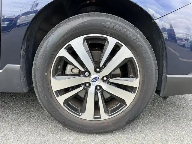 スバル アウトバック リミテッド 静岡県 2020(令2)年 3.9万km ダークブルーパール 純正ダイヤトーンナビ/・フルセグ/CD/DVD/Bluetooth/USB/アイサイト/バック/サイド/フロントカメラ/ビルトインETC2.0/クルーズコントロール追従有/パドルシフト/ルーフレール/サンルーフ/レザーシート/シートヒーター全席/ステアリングヒーター/革巻きステアリング/・ステアリングスイッチ/オートライト/スマートキー/・プッシュスタート/LEDヘッドライト/・フォグランプ/トノーカバー/純正18アルミホイール/純正フロアマット/ドアバイザー