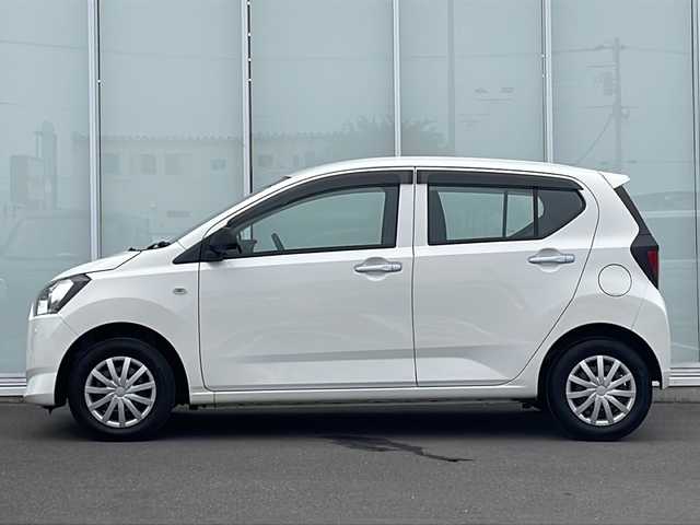ダイハツ ミラ イース L SAⅢ 神奈川県 2021(令3)年 2.2万km ホワイト 純正SDナビ/CD/DVD/USB/ETC　/Bluetooth接続/パーキングアシスト　/トラクションコントロール　/ABS /横滑り防止装置　/レーンキープアシスト　/衝突被害軽減システム/ドアバイザー/純正フロアマット/オートライト