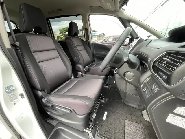 日産 セレナ ハイウェイスター Vセレクション 道央・札幌 2018(平30)年 8.9万km ブリリアントホワイトパール ・４WD/・ワンオーナー/・衝突軽減ブレーキ/・純正ナビ/　CD＆DVD＆BT＆TV/・全方位カメラ/・バックカメラ/・フロントカメラ/・サイドカメラ/・両側パワースライドドア/・コーナーセンサー/・レーンキープアシスト/・パーキングアシスト/・プロパイロット/・デジタルインナーミラー/・アイドリングストップ/・プッシュスタート/・スマートキー/・オートエアコン/・オートライト/・ステアリングスイッチ/・純正フロアマット/・ドアバイザー/・ウィンカーミラー/・フォグライト/・LEDヘッドライト