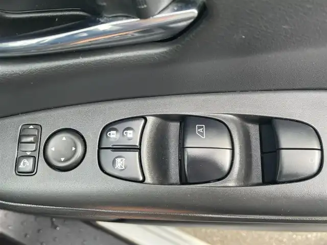 日産 セレナ ハイウェイスター Vセレクション 岩手県 2018(平30)年 8.9万km ブリリアントホワイトパール ・４WD/・ワンオーナー/・衝突軽減ブレーキ/・純正ナビ/　CD＆DVD＆BT＆TV/・全方位カメラ/・バックカメラ/・フロントカメラ/・サイドカメラ/・両側パワースライドドア/・コーナーセンサー/・レーンキープアシスト/・パーキングアシスト/・プロパイロット/・デジタルインナーミラー/・アイドリングストップ/・プッシュスタート/・スマートキー/・オートエアコン/・オートライト/・ステアリングスイッチ/・純正フロアマット/・ドアバイザー/・ウィンカーミラー/・フォグライト/・LEDヘッドライト