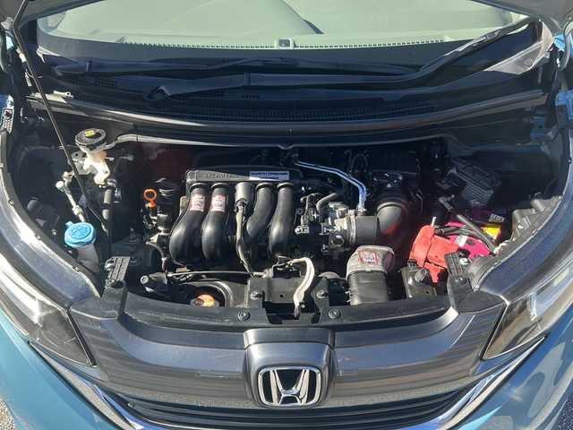 ホンダ フリード G ホンダセンシング 沖縄県 2018(平30)年 7.9万km ブルーホライゾンM エンジンスタートボタン　/パワーステアリング　/パワーウインドウ　/アイドリングストップ　/スマートキー　/スペアキー１本　/ＥＴＣ　/ＣＤ　/ＤＶＤ　/フルセグＴＶ　/ドライブレコーダー　/ＬＥＤヘッドライト