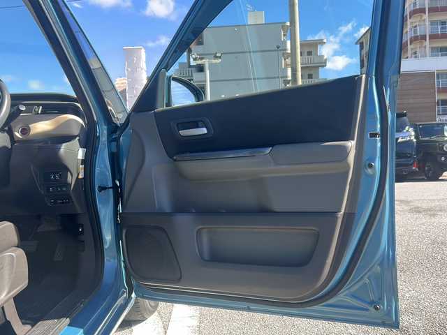 ホンダ フリード G ホンダセンシング 沖縄県 2018(平30)年 7.9万km ブルーホライゾンM エンジンスタートボタン　/パワーステアリング　/パワーウインドウ　/アイドリングストップ　/スマートキー　/スペアキー１本　/ＥＴＣ　/ＣＤ　/ＤＶＤ　/フルセグＴＶ　/ドライブレコーダー　/ＬＥＤヘッドライト