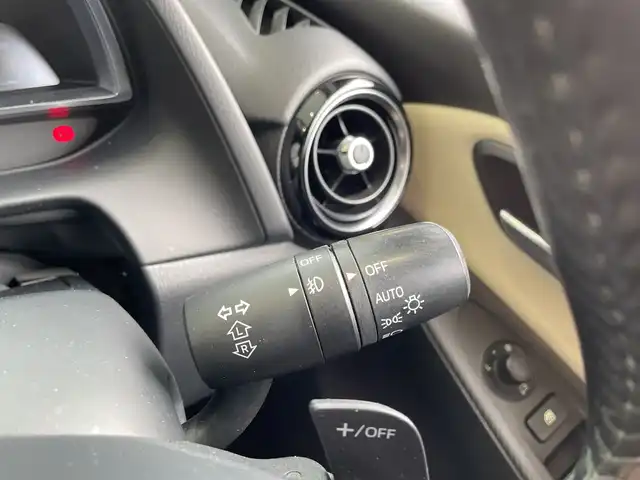 マツダ デミオ XD ツーリング Lパッケージ 愛知県 2015(平27)年 5.5万km スノーフレイクホワイトパールマイカ ・純正７インチナビ/＜フルセグTV＞ /・バックカメラ/・クルーズコントロール/・パドルシフト/・ETC/・HUD/・BSM/・i-stop/・横滑り防止装置/・衝突被害軽減システム/・ABS/・ステアリングスイッチ/・スマートキー/・プッシュスタート/・ハーフレザーシート/・SRSエアバッグ（運転席/助手席/サイド）/・LEDヘッドランプ