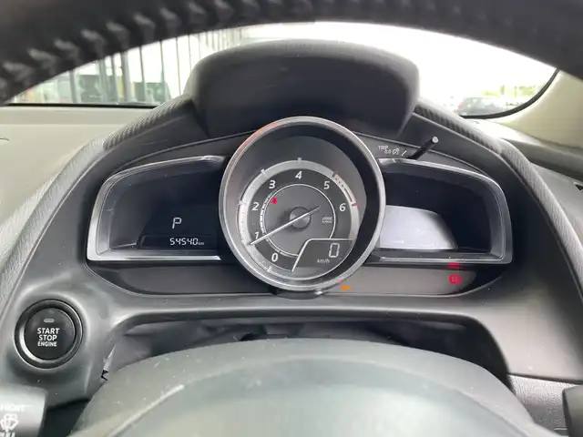 マツダ デミオ XD ツーリング Lパッケージ 愛知県 2015(平27)年 5.5万km スノーフレイクホワイトパールマイカ ・純正７インチナビ/＜フルセグTV＞ /・バックカメラ/・クルーズコントロール/・パドルシフト/・ETC/・HUD/・BSM/・i-stop/・横滑り防止装置/・衝突被害軽減システム/・ABS/・ステアリングスイッチ/・スマートキー/・プッシュスタート/・ハーフレザーシート/・SRSエアバッグ（運転席/助手席/サイド）/・LEDヘッドランプ