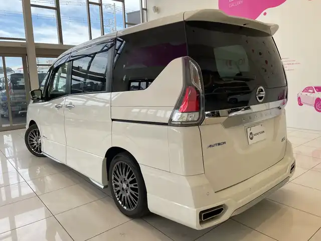 日産 セレナ オーテック スポーツスペック 埼玉県 2018(平30)年 5.7万km ブリリアントホワイトパール エマージェンシーブレーキ　/プロパイロット　/純正フリップダウンモニター　/純正9インチメモリナビ/　　CD/DVD/BT/フルセグ　/アラウンドビューモニター　/両側パワースライドドア　/LEDオートライト　/純正17インチアルミホイール/電子パーキング/インテリミラー/ステアリングスイッチ　/純正ETC