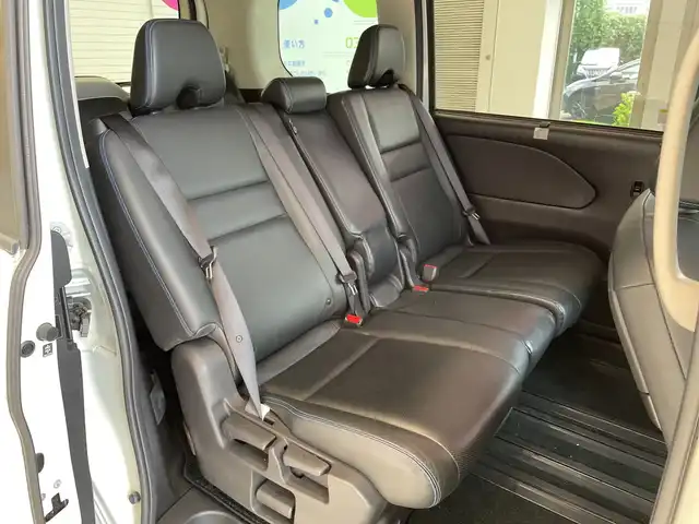 日産 セレナ オーテック スポーツスペック 埼玉県 2018(平30)年 5.7万km ブリリアントホワイトパール エマージェンシーブレーキ　/プロパイロット　/純正フリップダウンモニター　/純正9インチメモリナビ/　　CD/DVD/BT/フルセグ　/アラウンドビューモニター　/両側パワースライドドア　/LEDオートライト　/純正17インチアルミホイール/電子パーキング/インテリミラー/ステアリングスイッチ　/純正ETC