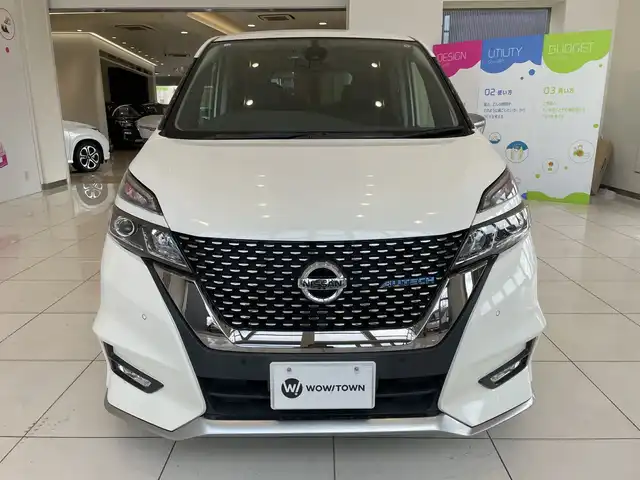 日産 セレナ オーテック スポーツスペック 埼玉県 2018(平30)年 5.7万km ブリリアントホワイトパール エマージェンシーブレーキ　/プロパイロット　/純正フリップダウンモニター　/純正9インチメモリナビ/　　CD/DVD/BT/フルセグ　/アラウンドビューモニター　/両側パワースライドドア　/LEDオートライト　/純正17インチアルミホイール/電子パーキング/インテリミラー/ステアリングスイッチ　/純正ETC