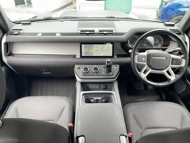 ランドローバー ランドローバー ディフェンダー 110 大阪府 2020(令2)年 4.2万km 黒 ワンオーナー/Santorini Black Metallic 1AG/純正メモリナビ/・FM/AM/Bluetooth/ETC/ドライブレコーダー/バックカメラ/全周囲カメラ/レーンキープアシスト/クルーズコントロール/盗難防止装置/革巻きステアリング/ステアリングリモコン/ハンドルヒーター/黒色レザーシート/コーナーセンサー/LEDヘッドライト/オートライト/オートエアコン/スマートキー×2/プッシュスタート/12V電源/USBジャック/純正19インチアルミホイール/純正フロアマット/取扱説明書/保証書