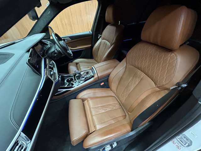 ＢＭＷ Ｘ７ xDrive35d Mスポーツ 千葉県 2020(令2)年 5.7万km ミネラルホワイト サンルーフ　/２列目コンフォートシート　/リアエンターテイメント　/ｈａｒｍａｎｋａｒｄｏｎ　/ＯＰ２２インチＡＷ　/茶革シート　/シートヒーター　/ベンチレーション　/電動リアゲート　/パーキングアシストプラス