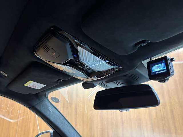 ＢＭＷ Ｘ７ xDrive35d Mスポーツ 千葉県 2020(令2)年 5.7万km ミネラルホワイト サンルーフ　/２列目コンフォートシート　/リアエンターテイメント　/ｈａｒｍａｎｋａｒｄｏｎ　/ＯＰ２２インチＡＷ　/茶革シート　/シートヒーター　/ベンチレーション　/電動リアゲート　/パーキングアシストプラス