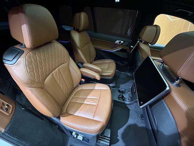 ＢＭＷ Ｘ７ xDrive35d Mスポーツ 千葉県 2020(令2)年 5.7万km ミネラルホワイト サンルーフ　/２列目コンフォートシート　/リアエンターテイメント　/ｈａｒｍａｎｋａｒｄｏｎ　/ＯＰ２２インチＡＷ　/茶革シート　/シートヒーター　/ベンチレーション　/電動リアゲート　/パーキングアシストプラス