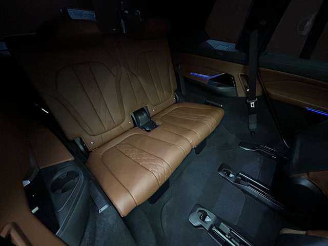 ＢＭＷ Ｘ７ xDrive35d Mスポーツ 千葉県 2020(令2)年 5.7万km ミネラルホワイト サンルーフ　/２列目コンフォートシート　/リアエンターテイメント　/ｈａｒｍａｎｋａｒｄｏｎ　/ＯＰ２２インチＡＷ　/茶革シート　/シートヒーター　/ベンチレーション　/電動リアゲート　/パーキングアシストプラス